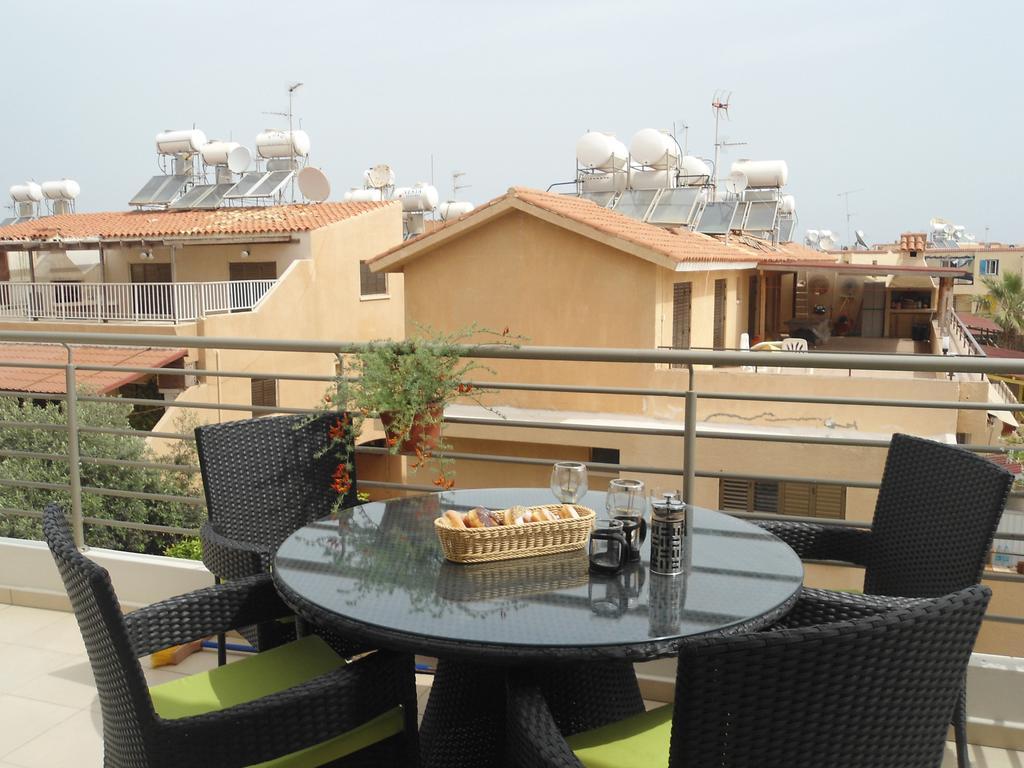 Apartment Helena Paralimni Exterior foto