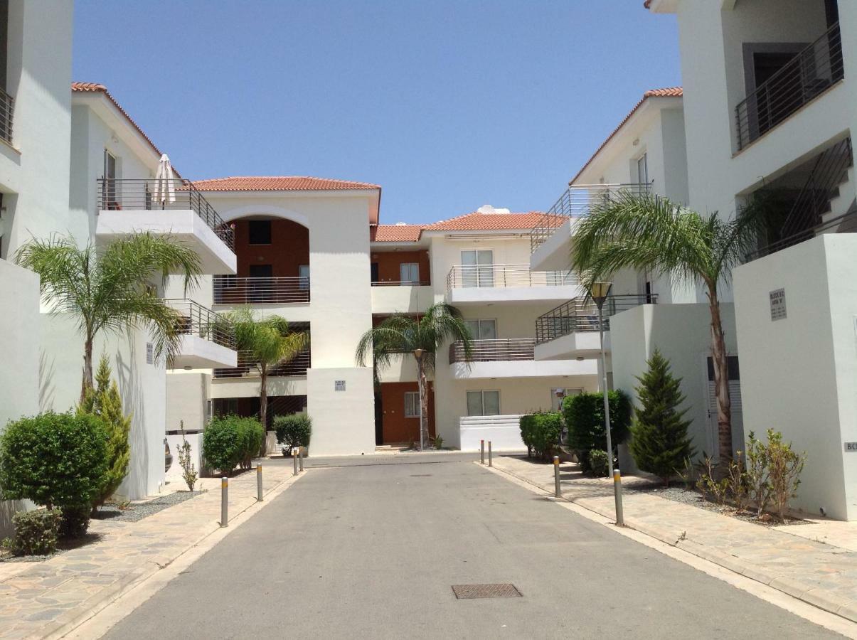 Apartment Helena Paralimni Exterior foto